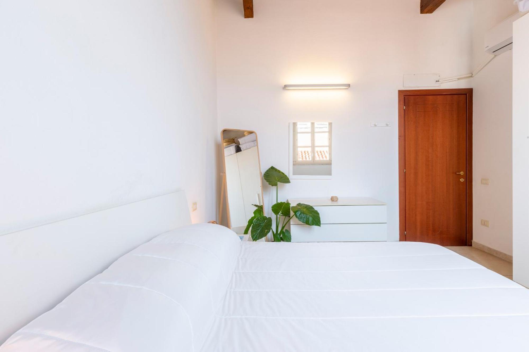 Appartement Penthouse With Terrace In Historic Centre *